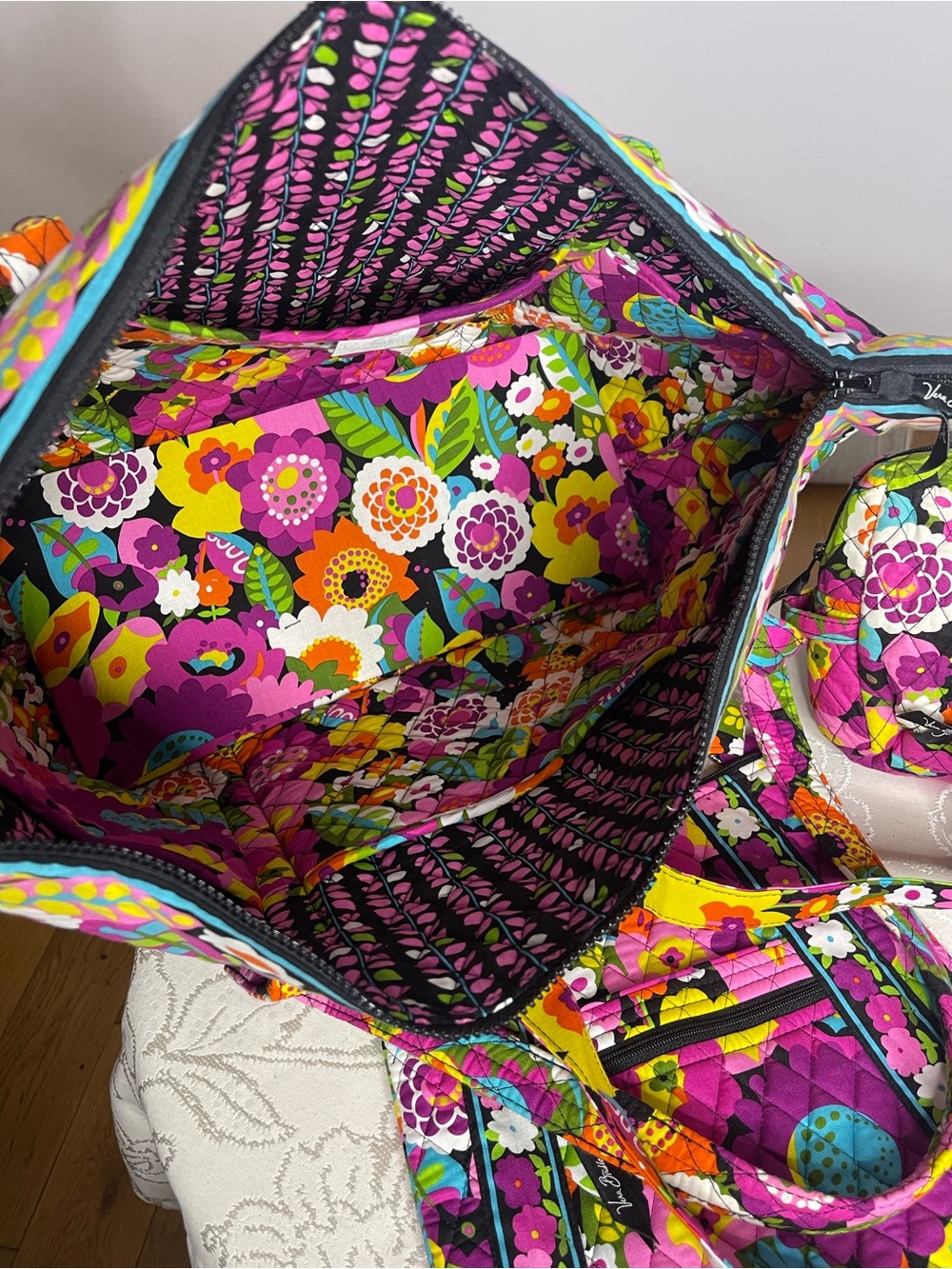 Vera Bradley 4-Piece  Va Va Bloom Floral  Cotton XL Tote Crossbody bag 2 Pouches - Picture 3 of 12
